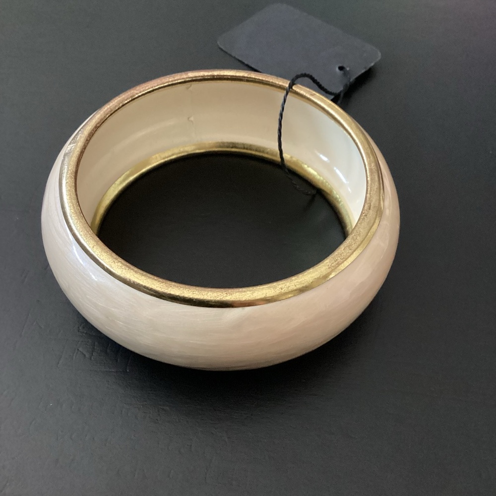 60. Faux Ivory Bangle w/ Gold Trim GUC Classic & Chic